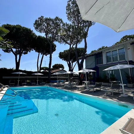 Blue Aparthotel