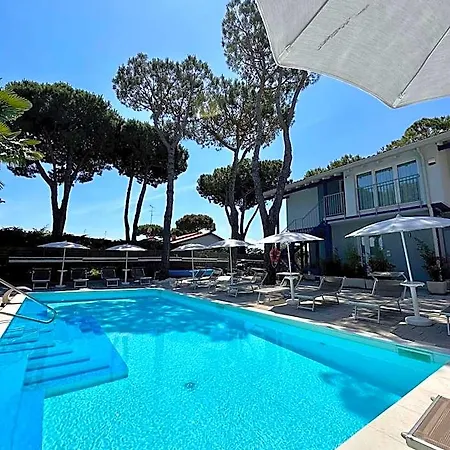 Apart-hotel Blue E 4*