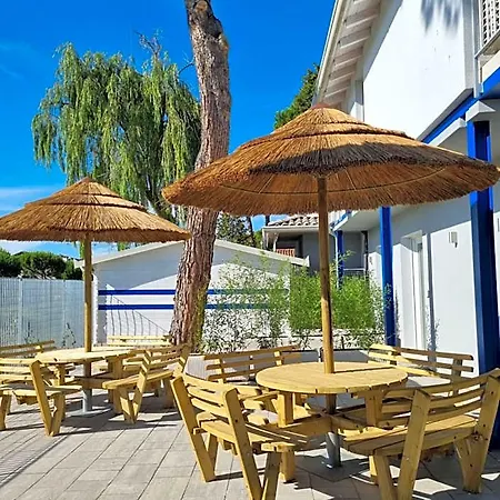 Apart-hotel Blue E Lido delle Nazioni