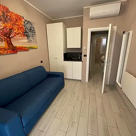 Blue E Aparthotel 4*